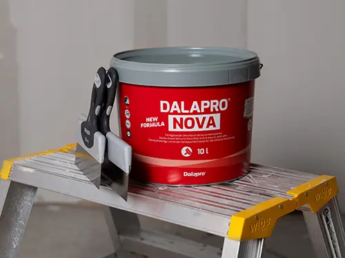 Dalapro Nova är ett allround handspackel i hög kvalitet
