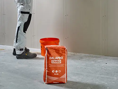 Dalapro DM60 - vitt pulverspackel för lagning och finspackling